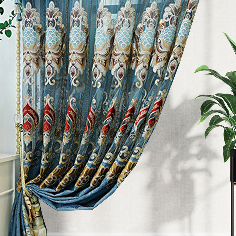 Modern Style Living Room European Hollow Embroidery Curtains Thickened Velvet Bedroom Light-proof French Windows 2-piece Set